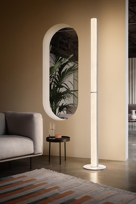 Slamp MODULA LINEAR FLOOR Floor Lamps Slamp LIGHT GREY CRYSTAL 3,9 x 3,9 x h 76,4 (base Ø12,5") 