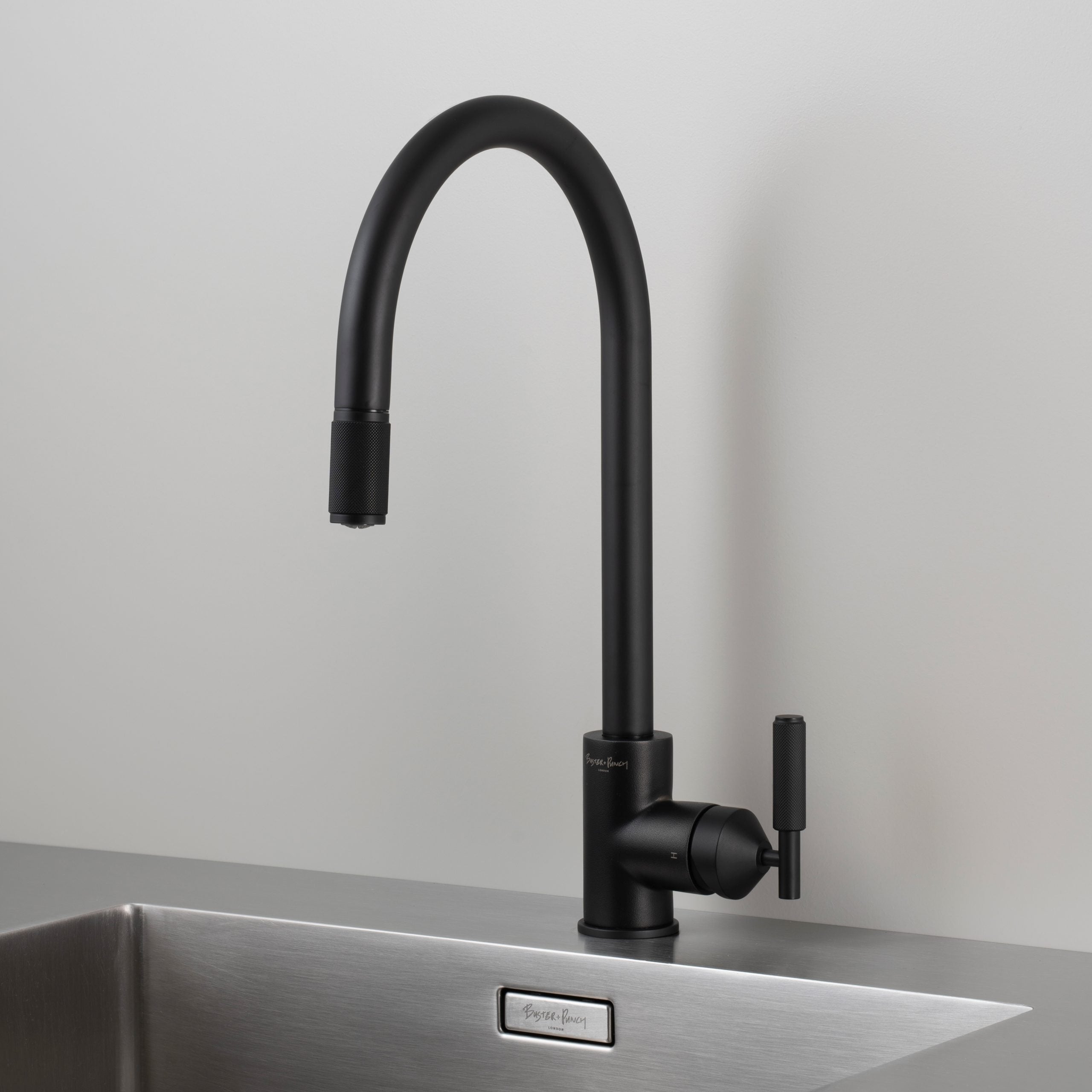 Buster + Punch Kitchen Faucet / Pull-Out Mixer / Cross